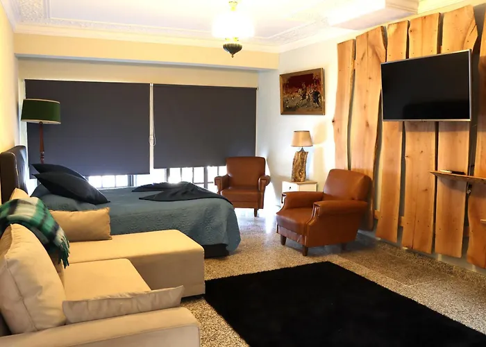 Quartos E Do Patrão *